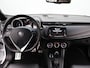 Alfa Romeo Giulietta Panoramadak | Lederen Bekleding | Parkeersensoren | Afneembare Trekhaak | Cruise Control | 18" Lichtmetalen Velgen