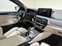 BMW 5-Serie Touring 530e xDrive High Executive M Sport, Softclose, Luchtvering, Laser, Pano, 19 inch, Afn. trekhaak, Camera, Cruise, Elect stuurkolom, Harman Kardon, Dealer o.h.