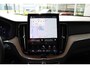 Volvo XC60 2.0 T6 Plug-in hybrid AWD Ultra Dark | Head-up Display | Blind Spot | 360 Graden Camera | Android Auto/Apple CarPlay | Verwarmbaar Stuurwiel | Verwarmbare Voorstoelen en Achterbank | Adaptieve Cruise controle | Elektrische Verstelbare Voorstoelen met Memory | Panoramadak | Trekhaak | Harman Kardon |