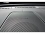 Volvo XC60 2.0 T6 Plug-in hybrid AWD Ultra Dark | Head-up Display | Blind Spot | 360 Graden Camera | Android Auto/Apple CarPlay | Verwarmbaar Stuurwiel | Verwarmbare Voorstoelen en Achterbank | Adaptieve Cruise controle | Elektrische Verstelbare Voorstoelen met Memory | Panoramadak | Trekhaak | Harman Kardon |