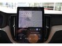Volvo XC60 2.0 T6 Plug-in hybrid AWD Ultra Dark | Head-up Display | Blind Spot | 360 Graden Camera | Android Auto/Apple CarPlay | Verwarmbaar Stuurwiel | Verwarmbare Voorstoelen en Achterbank | Adaptieve Cruise controle | Elektrische Verstelbare Voorstoelen met Memory | Panoramadak | Trekhaak | Harman Kardon |