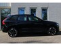 Volvo XC60 2.0 T6 Plug-in hybrid AWD Ultra Dark | Head-up Display | Blind Spot | 360 Graden Camera | Android Auto/Apple CarPlay | Verwarmbaar Stuurwiel | Verwarmbare Voorstoelen en Achterbank | Adaptieve Cruise controle | Elektrische Verstelbare Voorstoelen met Memory | Panoramadak | Trekhaak | Harman Kardon |
