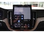 Volvo XC60 2.0 T6 Plug-in hybrid AWD Ultra Dark | Head-up Display | Blind Spot | 360 Graden Camera | Android Auto/Apple CarPlay | Verwarmbaar Stuurwiel | Verwarmbare Voorstoelen en Achterbank | Adaptieve Cruise controle | Elektrische Verstelbare Voorstoelen met Memory | Panoramadak | Trekhaak | Harman Kardon |