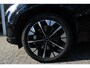 Volvo XC60 2.0 T6 Plug-in hybrid AWD Ultra Dark | Head-up Display | Blind Spot | 360 Graden Camera | Android Auto/Apple CarPlay | Verwarmbaar Stuurwiel | Verwarmbare Voorstoelen en Achterbank | Adaptieve Cruise controle | Elektrische Verstelbare Voorstoelen met Memory | Panoramadak | Trekhaak | Harman Kardon |