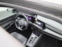 Volkswagen Golf 1.5 eTSI Aut. R-Line | Panoramadak | IQ Light | BlackStyle | Winterpakket | HeadUp Display | 18" Velgen |