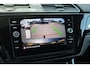 Volkswagen Touran 1.4 TSI Highline Edition R 7p 110KW/150PK DSG, NL auto 1e eigenaar dealeronderhouden, 7P trekhaak, ergo stoel, LED koplampen, elektrische achterklep, keyless entry, stoelverwarming, carplay, ACC, alcantara bekleding, privacy glas, sebring R Line velgen.
