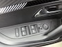 Peugeot 2008 SUV Allure 100pk | Navigatie via draadloze Apple Carplay / Android Auto | Climate Control | Cruise Control | Parkeersensoren v+a | Keyless | Armsteun | Digitaal instrumentenpaneel | DAB+ radio | Led koplampen | Donker getint glas | Trekhaak | 17" lichtmetalen velgen |