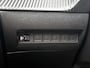 Peugeot 2008 SUV Allure 100pk | Navigatie via draadloze Apple Carplay / Android Auto | Climate Control | Cruise Control | Parkeersensoren v+a | Keyless | Armsteun | Digitaal instrumentenpaneel | DAB+ radio | Led koplampen | Donker getint glas | Trekhaak | 17" lichtmetalen velgen |