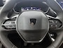 Peugeot 2008 SUV Allure 100pk | Navigatie via draadloze Apple Carplay / Android Auto | Climate Control | Cruise Control | Parkeersensoren v+a | Keyless | Armsteun | Digitaal instrumentenpaneel | DAB+ radio | Led koplampen | Donker getint glas | Trekhaak | 17" lichtmetalen velgen |