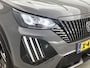 Peugeot 2008 SUV Allure 100pk | Navigatie via draadloze Apple Carplay / Android Auto | Climate Control | Cruise Control | Parkeersensoren v+a | Keyless | Armsteun | Digitaal instrumentenpaneel | DAB+ radio | Led koplampen | Donker getint glas | Trekhaak | 17" lichtmetalen velgen |