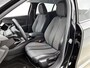 Peugeot 2008 SUV Allure 100pk | Navigatie | Achteruitrijcamera | Climate Control | Cruise Control | Led koplampen | Parkeersensoren | Armsteun | Apple Carplay / Android Auto | Bluetooth | DAB+ radio | Donker getint glas | Dealeronderhouden | 17" lichtmetalen velgen |
