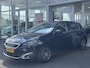 Peugeot 308 1.6 THP Première | Distributie vervangen | Helder Panoramisch dak | Trekhaak | Navigatie | Adaptive cruise control | Climate control | Keyless Entry- & Start | Parkeersensoren |