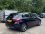 Peugeot 308 1.6 THP Première | Helder Panoramisch dak | Trekhaak | Navigatie | Adaptive cruise control | Climate control | Keyless Entry- & Start | Parkeersensoren |