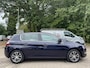 Peugeot 308 1.6 THP Première | Helder Panoramisch dak | Trekhaak | Navigatie | Adaptive cruise control | Climate control | Keyless Entry- & Start | Parkeersensoren |