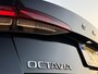 Skoda Octavia Combi 1.0 e-TSI Ambition Automaat | Stoelverwarming | 17 inch lichtmetalen velgen | Metallic lak | Climate & cruise control | LED koplampen | Apple CarPlay/Android Auto | Parkeersensoren achter