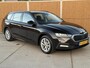 Skoda Octavia Combi 1.0 e-TSI Ambition Automaat | Stoelverwarming | 17 inch lichtmetalen velgen | Metallic lak | Climate & cruise control | LED koplampen | Apple CarPlay/Android Auto | Parkeersensoren achter