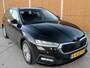 Skoda Octavia Combi 1.0 e-TSI Ambition Automaat | Stoelverwarming | 17 inch lichtmetalen velgen | Metallic lak | Climate & cruise control | LED koplampen | Apple CarPlay/Android Auto | Parkeersensoren achter
