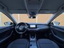Skoda Octavia Combi 1.0 e-TSI Ambition Automaat | Stoelverwarming | 17 inch lichtmetalen velgen | Metallic lak | Climate & cruise control | LED koplampen | Apple CarPlay/Android Auto | Parkeersensoren achter