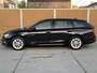 Skoda Octavia Combi 1.0 e-TSI Ambition Automaat | Stoelverwarming | 17 inch lichtmetalen velgen | Metallic lak | Climate & cruise control | LED koplampen | Apple CarPlay/Android Auto | Parkeersensoren achter