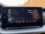 Skoda Octavia Combi 1.0 e-TSI Ambition Automaat | Stoelverwarming | 17 inch lichtmetalen velgen | Metallic lak | Climate & cruise control | LED koplampen | Apple CarPlay/Android Auto | Parkeersensoren achter