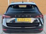 Skoda Octavia Combi 1.0 e-TSI Ambition Automaat | Stoelverwarming | 17 inch lichtmetalen velgen | Metallic lak | Climate & cruise control | LED koplampen | Apple CarPlay/Android Auto | Parkeersensoren achter
