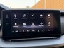 Skoda Octavia Combi 1.0 e-TSI Ambition Automaat | Stoelverwarming | 17 inch lichtmetalen velgen | Metallic lak | Climate & cruise control | LED koplampen | Apple CarPlay/Android Auto | Parkeersensoren achter