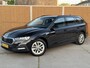 Skoda Octavia Combi 1.0 e-TSI Ambition Automaat | Stoelverwarming | 17 inch lichtmetalen velgen | Metallic lak | Climate & cruise control | LED koplampen | Apple CarPlay/Android Auto | Parkeersensoren achter