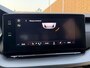 Skoda Octavia Combi 1.0 e-TSI Ambition Automaat | Stoelverwarming | 17 inch lichtmetalen velgen | Metallic lak | Climate & cruise control | LED koplampen | Apple CarPlay/Android Auto | Parkeersensoren achter