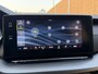 Skoda Octavia Combi 1.0 e-TSI Ambition Automaat | Stoelverwarming | 17 inch lichtmetalen velgen | Metallic lak | Climate & cruise control | LED koplampen | Apple CarPlay/Android Auto | Parkeersensoren achter