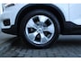 Volvo XC40 T2 130PK Automaat Business Pro | Org. NL | Camera | Schuif/kanteldak | PDC Achter | Climate Control | Leder | 18" LMV |