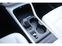 Volvo XC40 T2 130PK Automaat Business Pro | Org. NL | Camera | Schuif/kanteldak | PDC Achter | Climate Control | Leder | 18" LMV |
