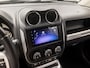 Jeep Compass 2.4 4WD Sport Automaat 170Pk (SCHERM, CLIMATE, STOELVERWARMING, LEDER, CAMERA, SPORTSTOELEN, GETINT GLAS, CRUISE, NIEUWSTAAT)