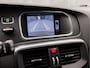 Volvo V40 Cross Country 1.6 T4 Luxury Sport 180Pk Automaat (PANORAMADAK, NAVIGATIE, LEDER, MEMORY SEATS, CAMERA, STOELVERWARMING, XENON, GETINT GLAS, KEYLESS, NIEUWSTAAT)