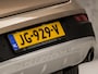 Volvo V40 Cross Country 1.6 T4 Luxury Sport 180Pk Automaat (PANORAMADAK, NAVIGATIE, LEDER, MEMORY SEATS, CAMERA, STOELVERWARMING, XENON, GETINT GLAS, KEYLESS, NIEUWSTAAT)