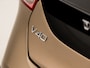 Volvo V40 Cross Country 1.6 T4 Luxury Sport 180Pk Automaat (PANORAMADAK, NAVIGATIE, LEDER, MEMORY SEATS, CAMERA, STOELVERWARMING, XENON, GETINT GLAS, KEYLESS, NIEUWSTAAT)