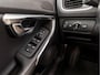 Volvo V40 Cross Country 1.6 T4 Luxury Sport 180Pk Automaat (PANORAMADAK, NAVIGATIE, LEDER, MEMORY SEATS, CAMERA, STOELVERWARMING, XENON, GETINT GLAS, KEYLESS, NIEUWSTAAT)