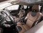 Volvo V40 Cross Country 1.6 T4 Luxury Sport 180Pk Automaat (PANORAMADAK, NAVIGATIE, LEDER, MEMORY SEATS, CAMERA, STOELVERWARMING, XENON, GETINT GLAS, KEYLESS, NIEUWSTAAT)
