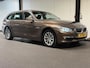 BMW 3-Serie Touring 320d xDrive High Executive (PANO, LEDER, GROOT NAVI, CLIMA, CAMERA)