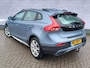Volvo V40 Cross Country 2.0 T4 Nordic+ | Trekhaak | Panoramadak | Lederen Bekleding | Elektrisch Verstelbare Voorstoelen | Parkeerverwarming | Navigatie | Cruise Control Adaptief | BLIS | Keyless Entry