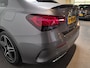 Mercedes-Benz A-klasse 180 Business Solution AMG - Apple Carplay/Android Auto - Stoelverwarming - Sfeerverlichting - Alcantara/Leder