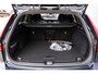 Volvo V60 T6 Plug-in hybrid AWD Ultra Dark | Google | Long Range | Schuif-/Kanteldak | Adaptieve Cruise Control | DAB | Head-Up Display | Camera | Stoelverwarming Voor + Achter | Harman Kardon Audio | Getint Glas | Zitverlenging | Elek. Stoelen | Memory | 19" LM