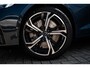 Volvo V60 T6 Plug-in hybrid AWD Ultra Dark | Google | Long Range | Schuif-/Kanteldak | Adaptieve Cruise Control | DAB | Head-Up Display | Camera | Stoelverwarming Voor + Achter | Harman Kardon Audio | Getint Glas | Zitverlenging | Elek. Stoelen | Memory | 19" LM