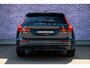 Volvo V60 T6 Plug-in hybrid AWD Ultra Dark | Google | Long Range | Schuif-/Kanteldak | Adaptieve Cruise Control | DAB | Head-Up Display | Camera | Stoelverwarming Voor + Achter | Harman Kardon Audio | Getint Glas | Zitverlenging | Elek. Stoelen | Memory | 19" LM