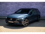 Volvo V60 T6 Plug-in hybrid AWD Ultra Dark | Google | Long Range | Schuif-/Kanteldak | Adaptieve Cruise Control | DAB | Head-Up Display | Camera | Stoelverwarming Voor + Achter | Harman Kardon Audio | Getint Glas | Zitverlenging | Elek. Stoelen | Memory | 19" LM