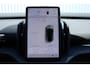 Volvo EX30 Single Motor Extended Range Plus 69 kWh | Verwarmbare voorstoelen en stuurwiel | Adaptieve cruise control | Warmtepomp | Elektrische achterklep | Apple carplay/Android auto |