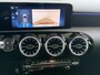Mercedes-Benz A-klasse 180 Business Solution AMG | Panoramadak | Sfeerverlichting | Stoelverwarming | Parkeercamera |