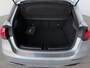 Mercedes-Benz A-klasse 180 Business Solution AMG | Panoramadak | Sfeerverlichting | Stoelverwarming | Parkeercamera |