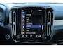 Volvo XC40 T2 R-Design | Verwarmde voorstoelen  en stuurwiel | Apple carplay/Android auto | Adaptieve cruise control | Keyless