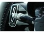 Volvo XC40 T2 R-Design | Verwarmde voorstoelen  en stuurwiel | Apple carplay/Android auto | Adaptieve cruise control | Keyless