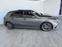 Mercedes-Benz A-klasse 180 Business Solution AMG | Achterruitrijcamera | Night pakket | Panoramadak | Sfeerverlichting |